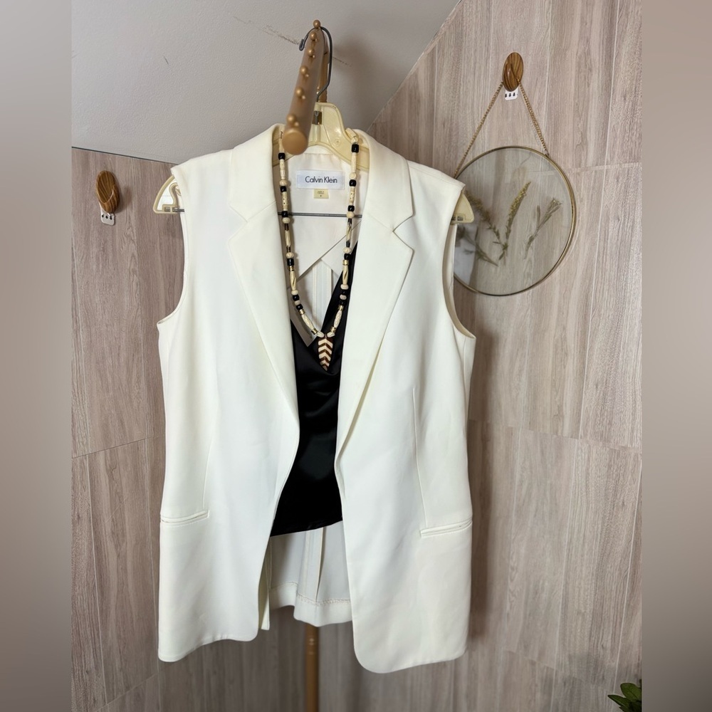 Calvin Klein Women's Cream Sleeveless Vest Blazer